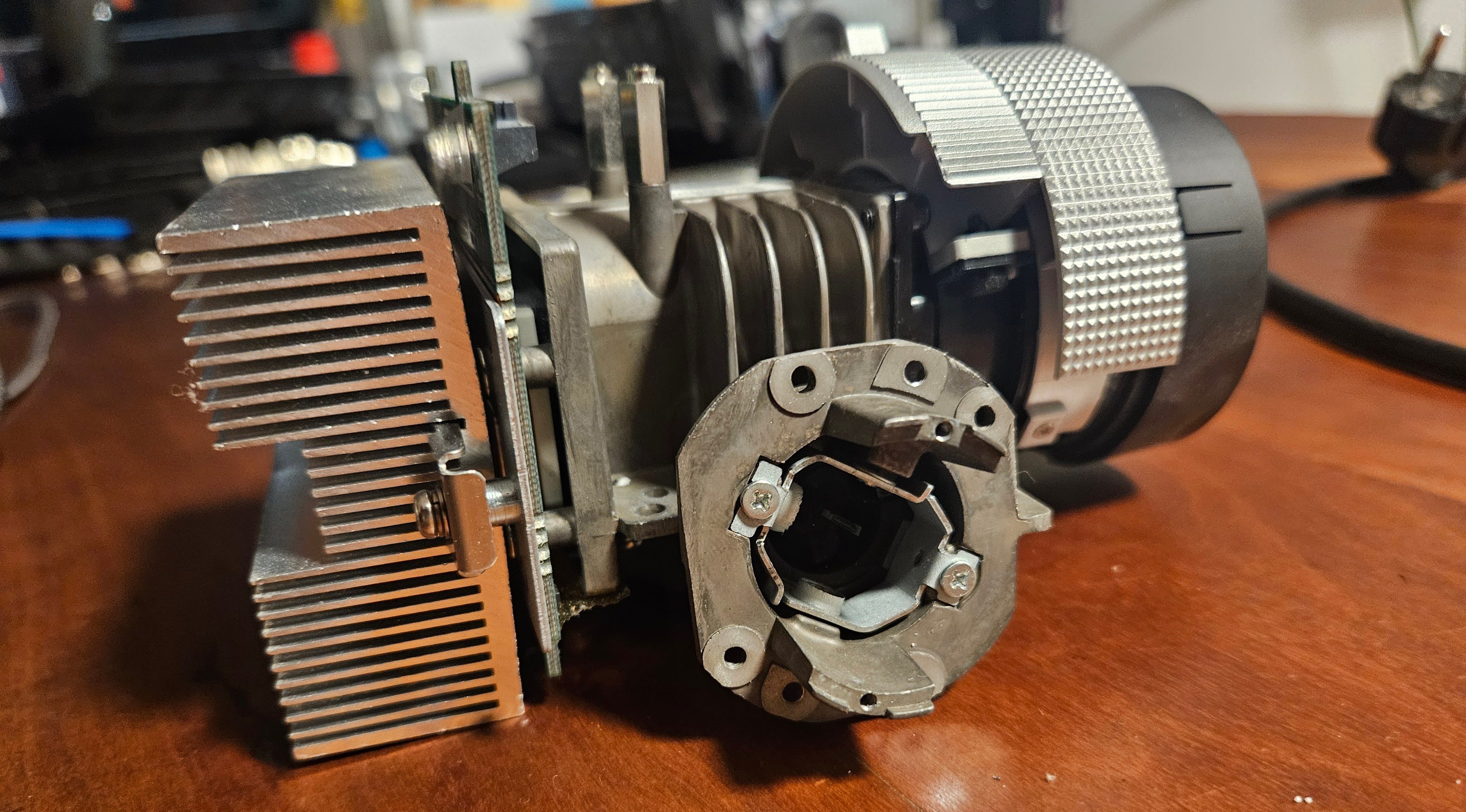 Main unit with DMD, light tunnel mount and projection lens