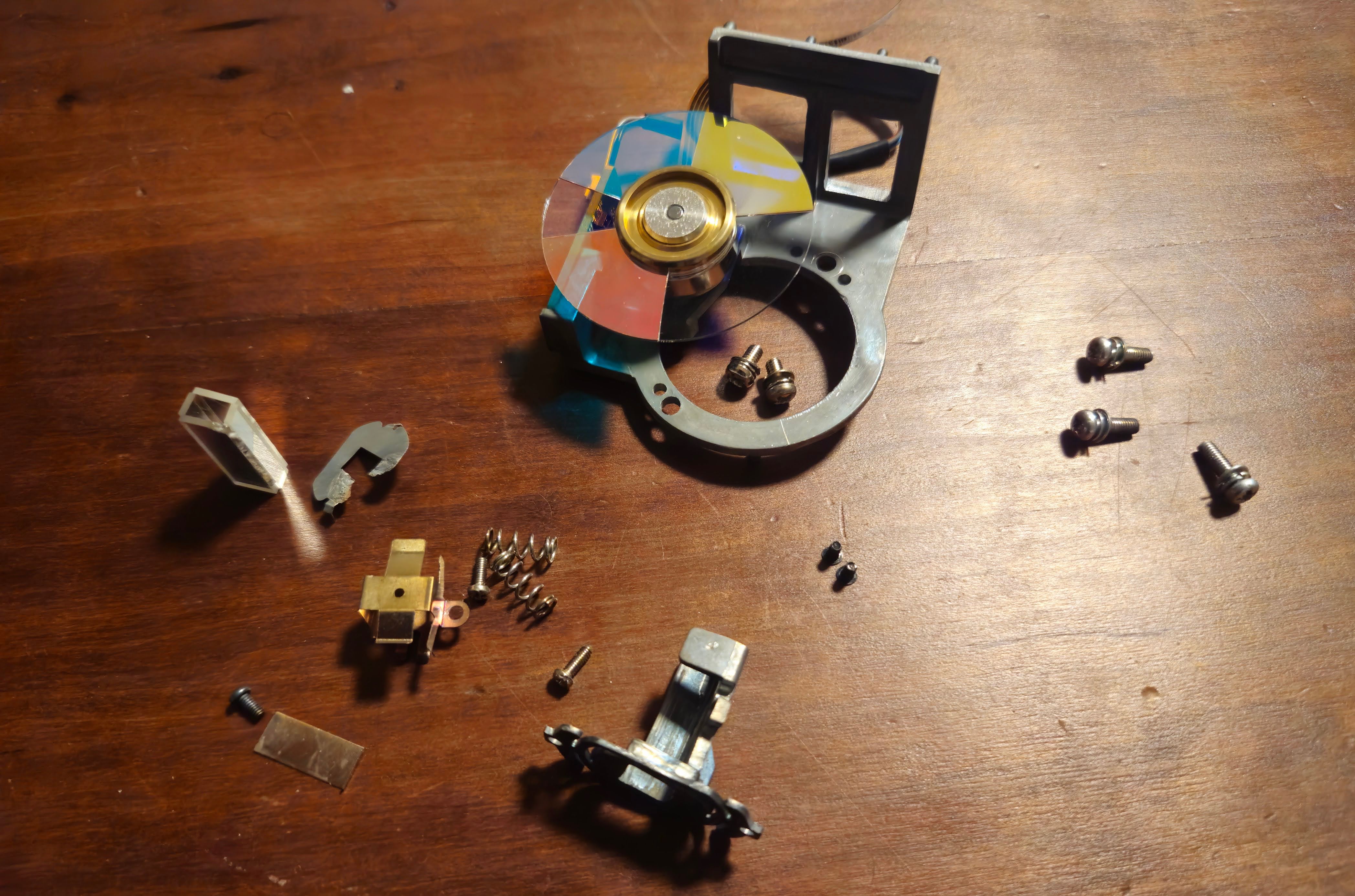 Disassembled light tunnel and color wheel